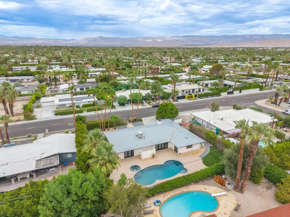 1913 E Amado Road Palm Springs, CA 92262