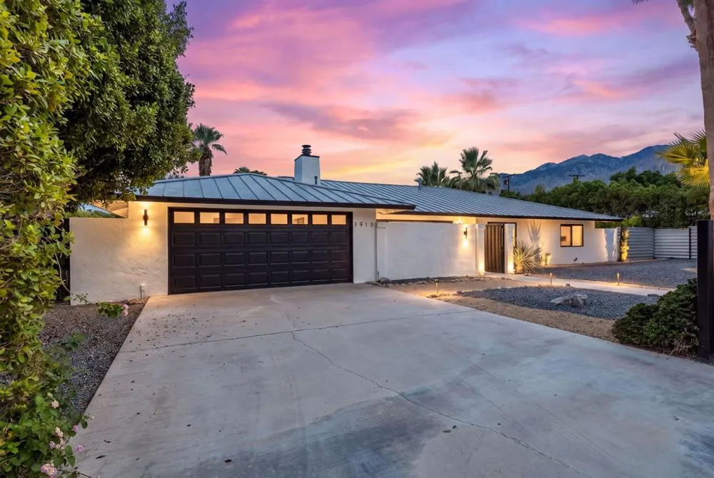 1913 E Amado Road Palm Springs, CA 92262