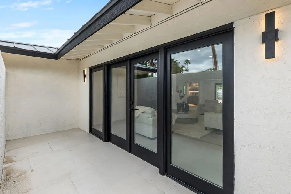 1913 E Amado Road Palm Springs, CA 92262