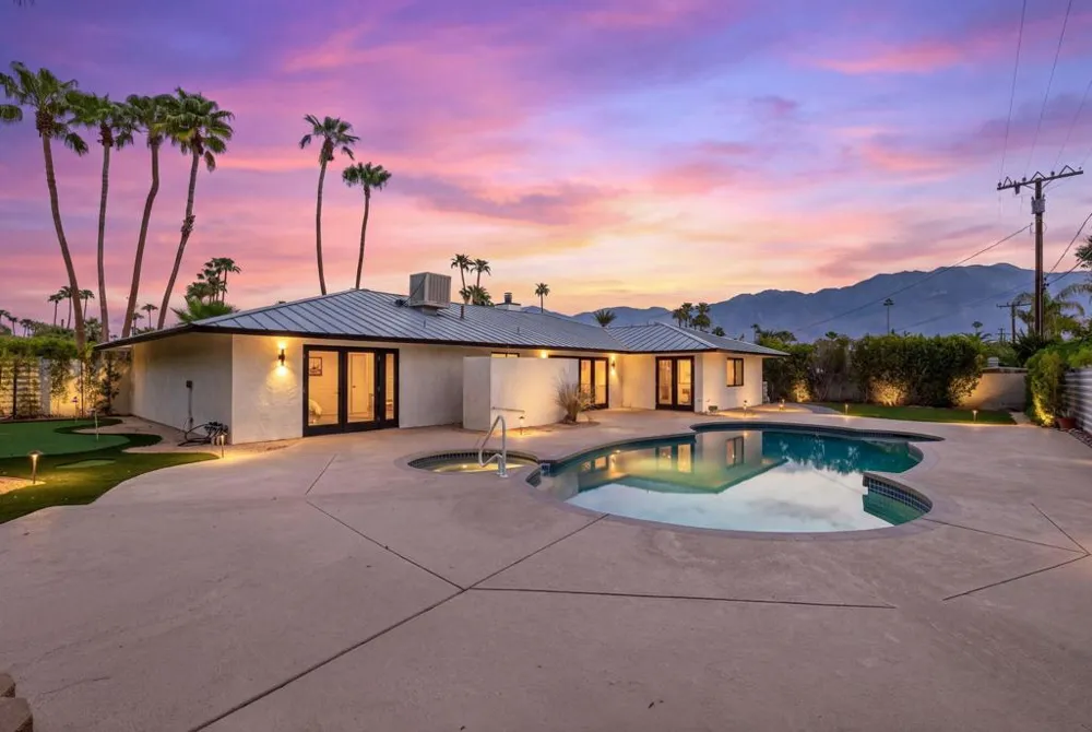 1913 E Amado Road Palm Springs, CA 92262