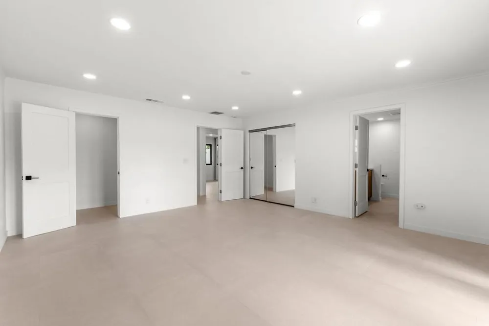 1913 E Amado Road Palm Springs, CA 92262