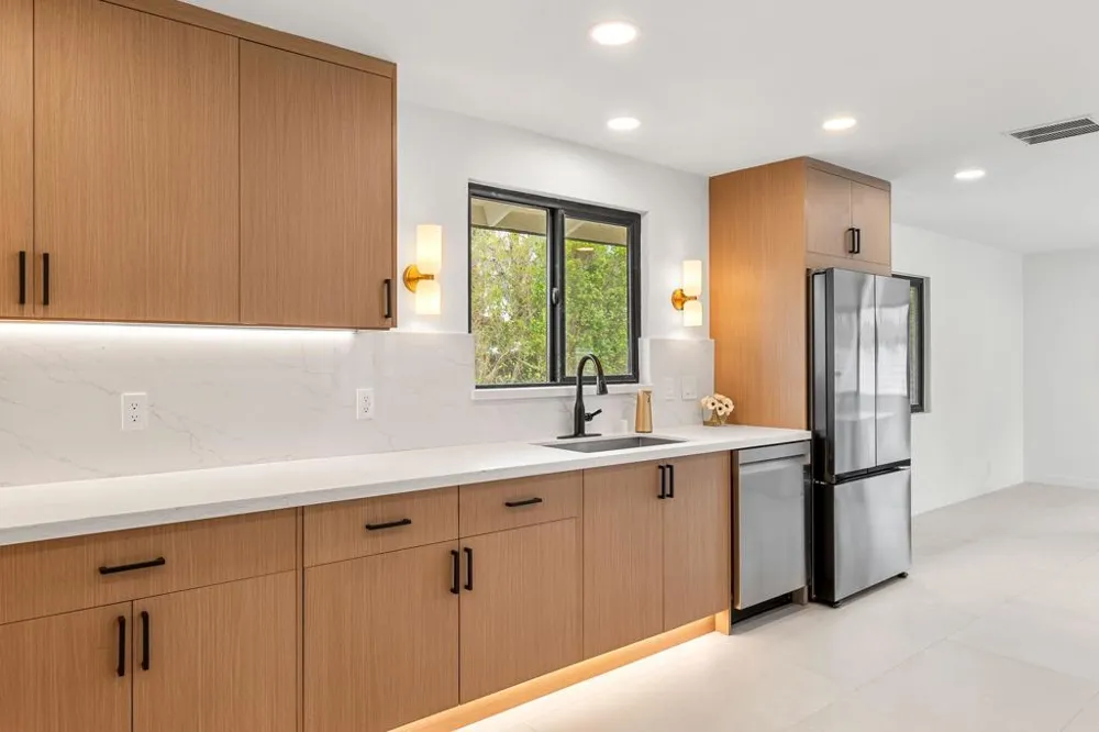 1913 E Amado Road Palm Springs, CA 92262