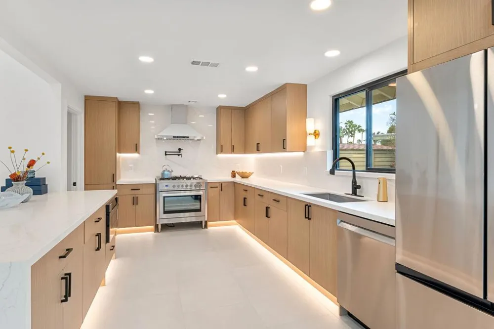 1913 E Amado Road Palm Springs, CA 92262