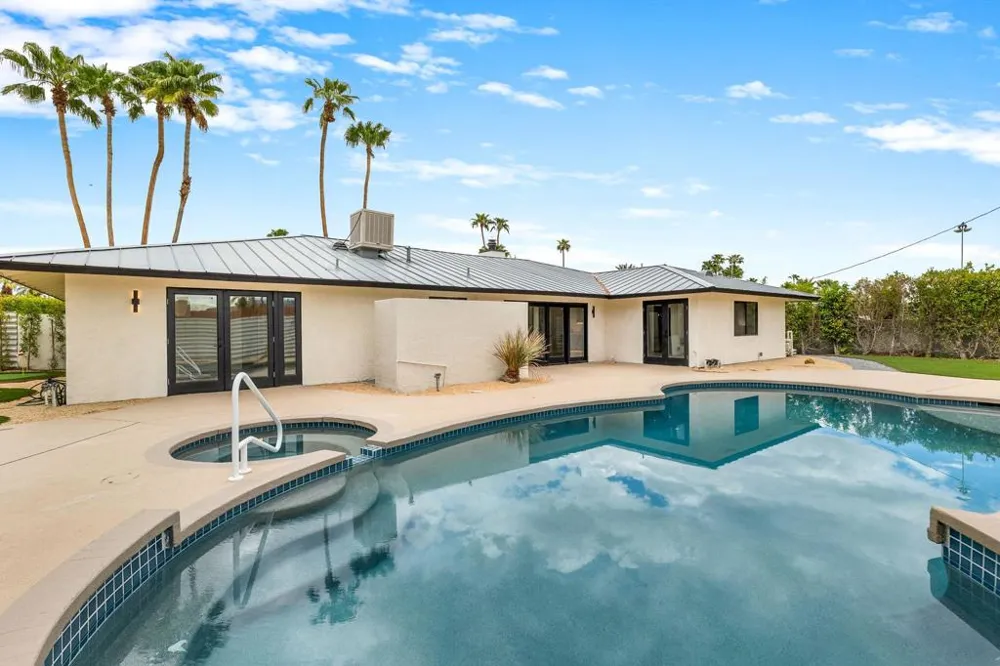 1913 E Amado Road Palm Springs, CA 92262