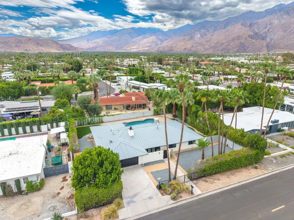 1913 E Amado Road Palm Springs, CA 92262