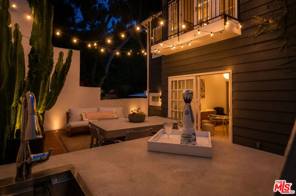 9809 Easton Drive Beverly Hills, CA 90210