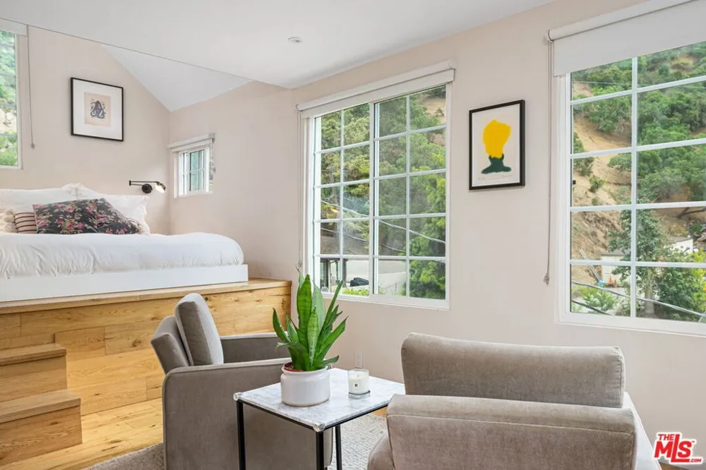 9809 Easton Drive Beverly Hills, CA 90210