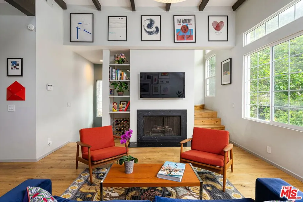 9809 Easton Drive Beverly Hills, CA 90210