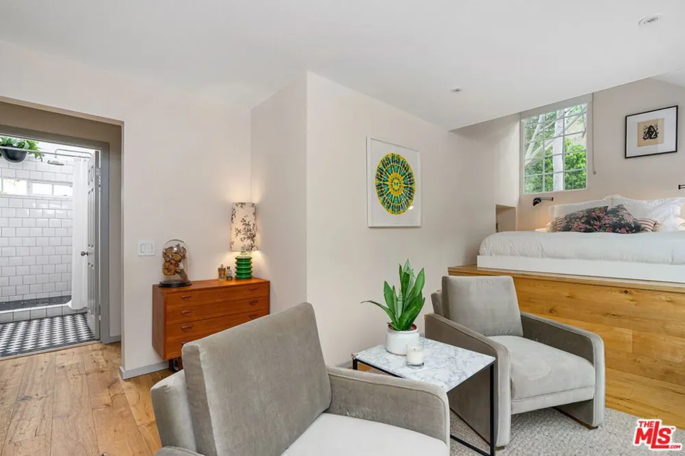 9809 Easton Drive Beverly Hills, CA 90210