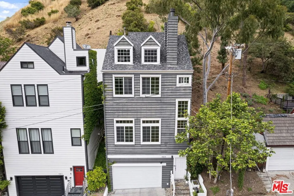 9809 Easton Drive Beverly Hills, CA 90210