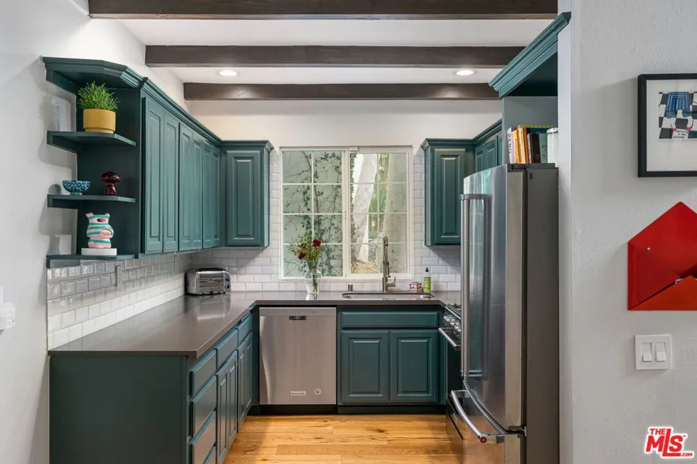 9809 Easton Drive Beverly Hills, CA 90210