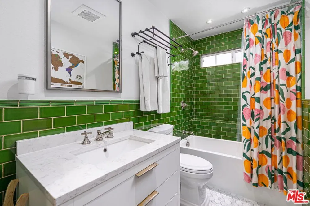 9809 Easton Drive Beverly Hills, CA 90210