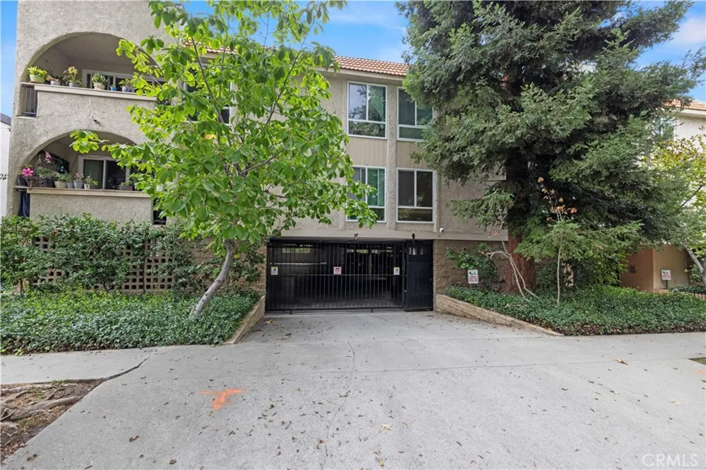 14539 Benefit #205 Sherman Oaks, CA 91403