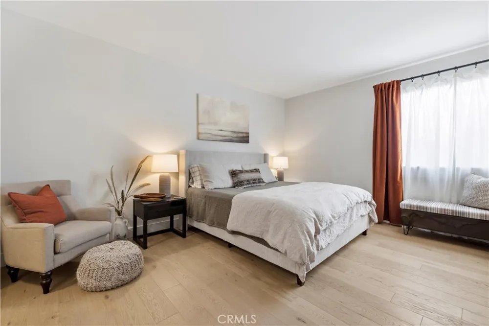 14539 Benefit #205 Sherman Oaks, CA 91403
