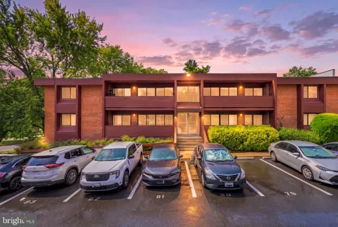 1508 S GEORGE MASON DRIVE #10