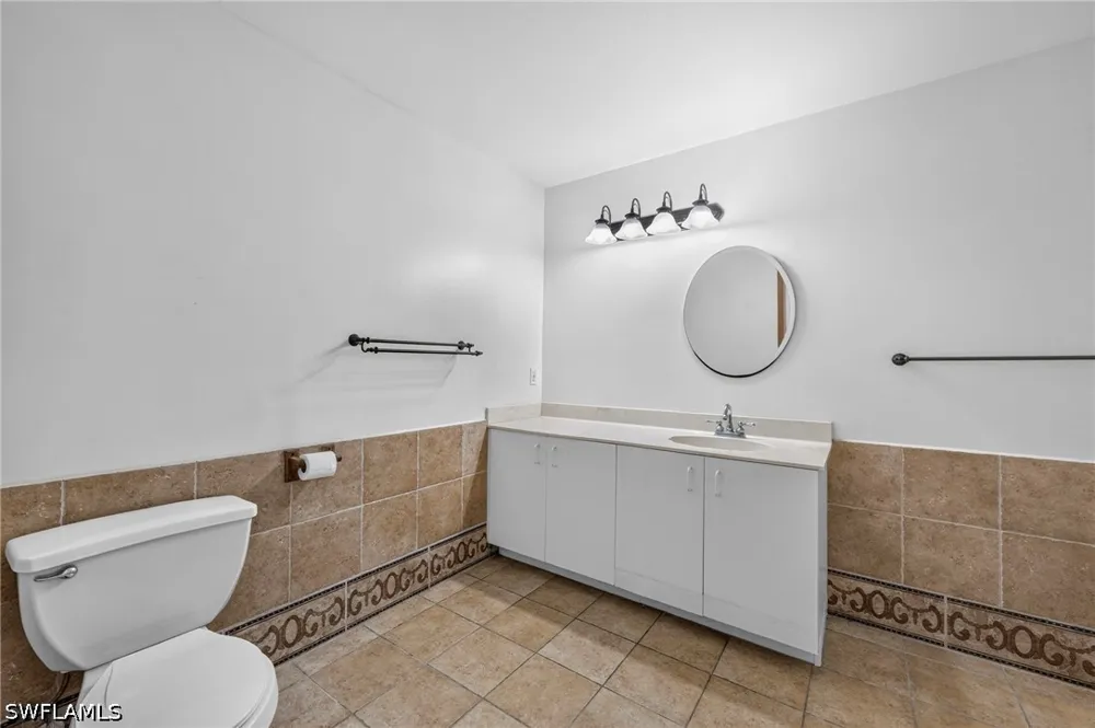 6th Street NW Naples, FL 34120
