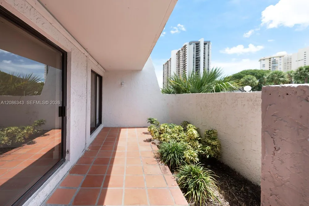 1650 NE 115th St #108 Miami, FL 33181