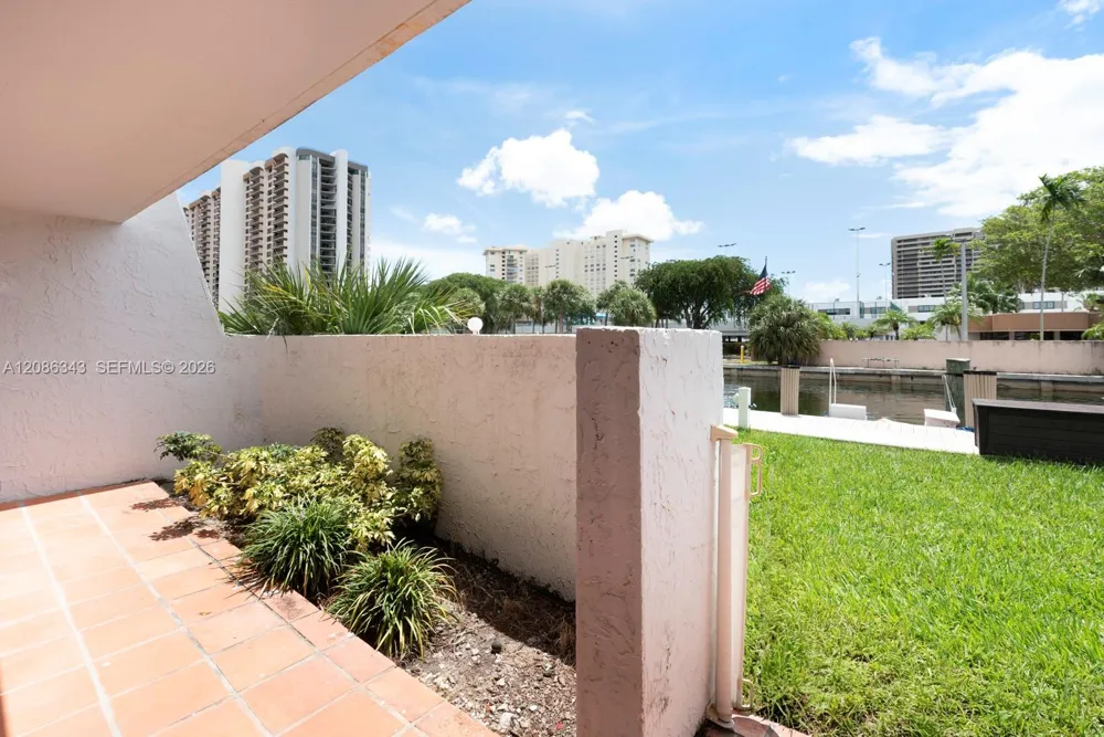 1650 NE 115th St #108 Miami, FL 33181