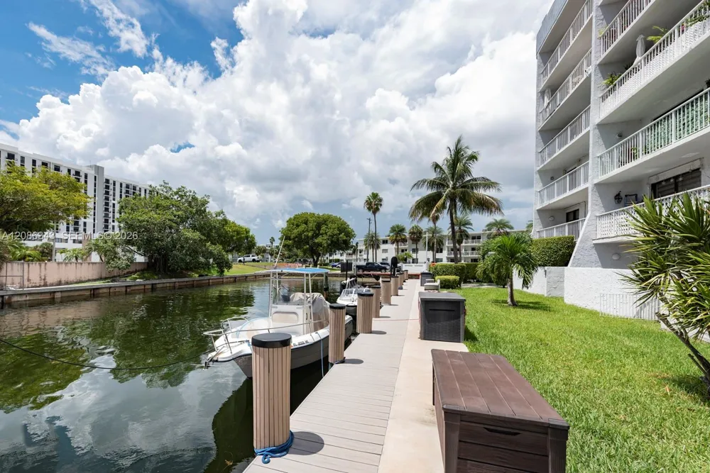 1650 NE 115th St #108 Miami, FL 33181