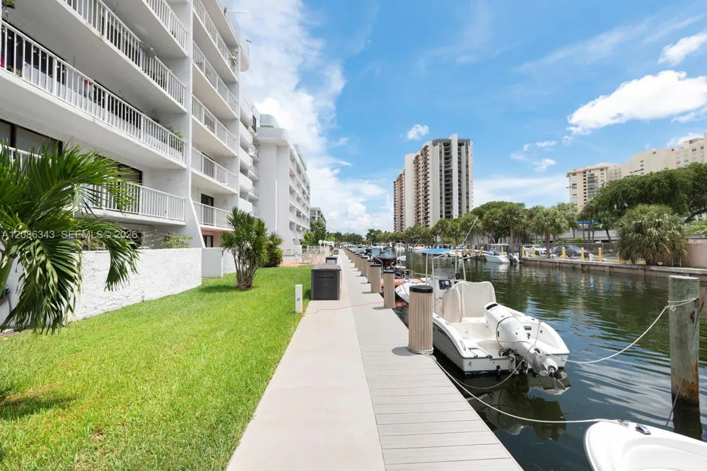 1650 NE 115th St #108 Miami, FL 33181