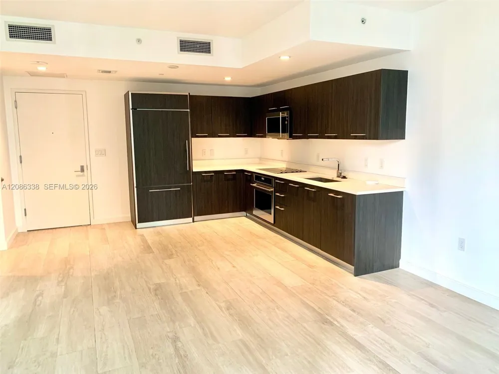 55 SW 9th St #1707 Miami, FL 33130