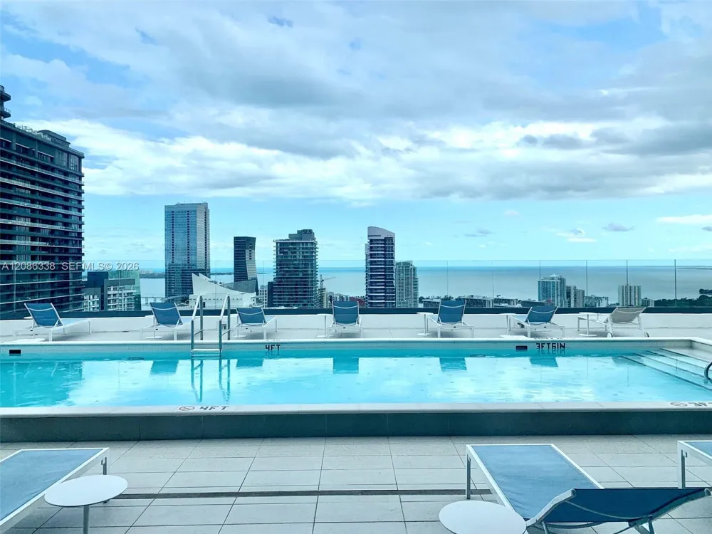 55 SW 9th St #1707 Miami, FL 33130