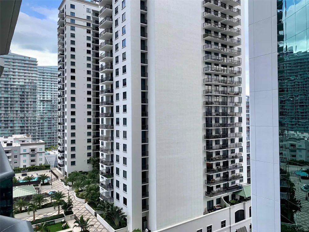55 SW 9th St #1707 Miami, FL 33130