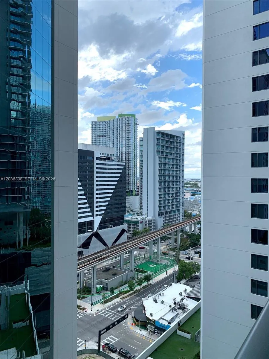 55 SW 9th St #1707 Miami, FL 33130