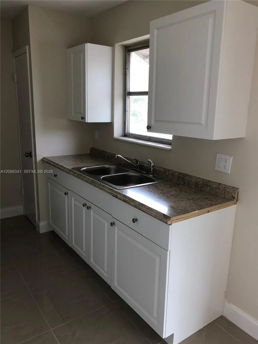 2417 Polk St #2 Hollywood, FL 33020