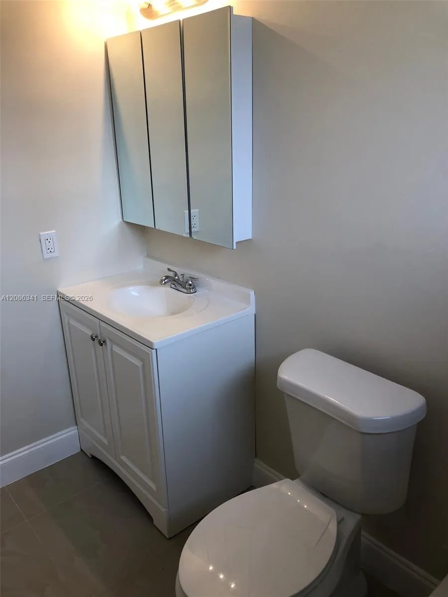 2417 Polk St #2 Hollywood, FL 33020