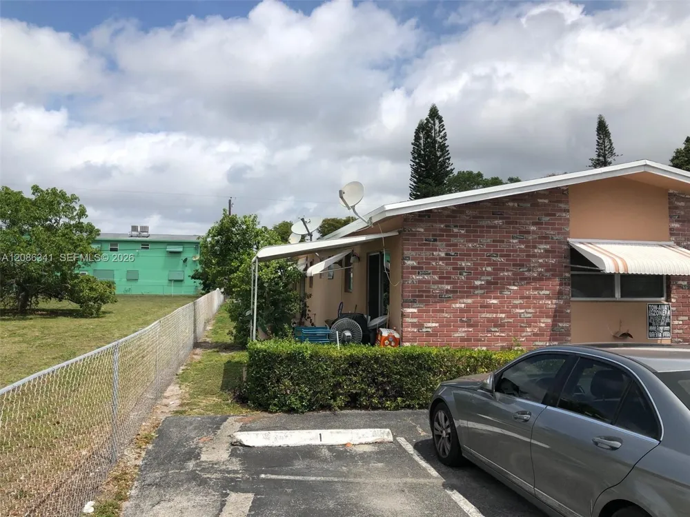 2417 Polk St #2 Hollywood, FL 33020