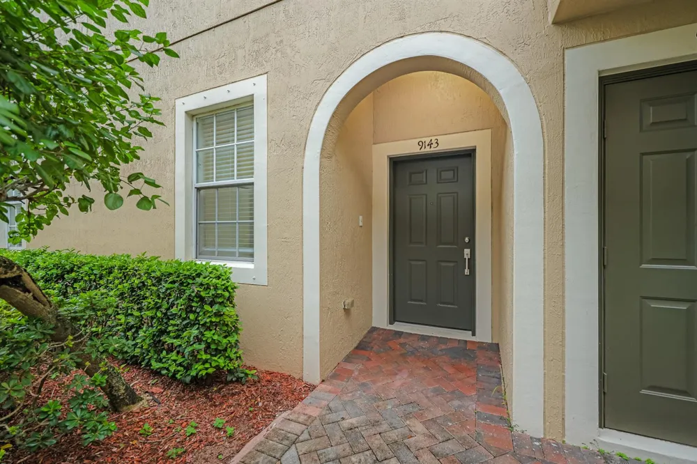 9143 Whistable Walk Tamarac, FL 33321