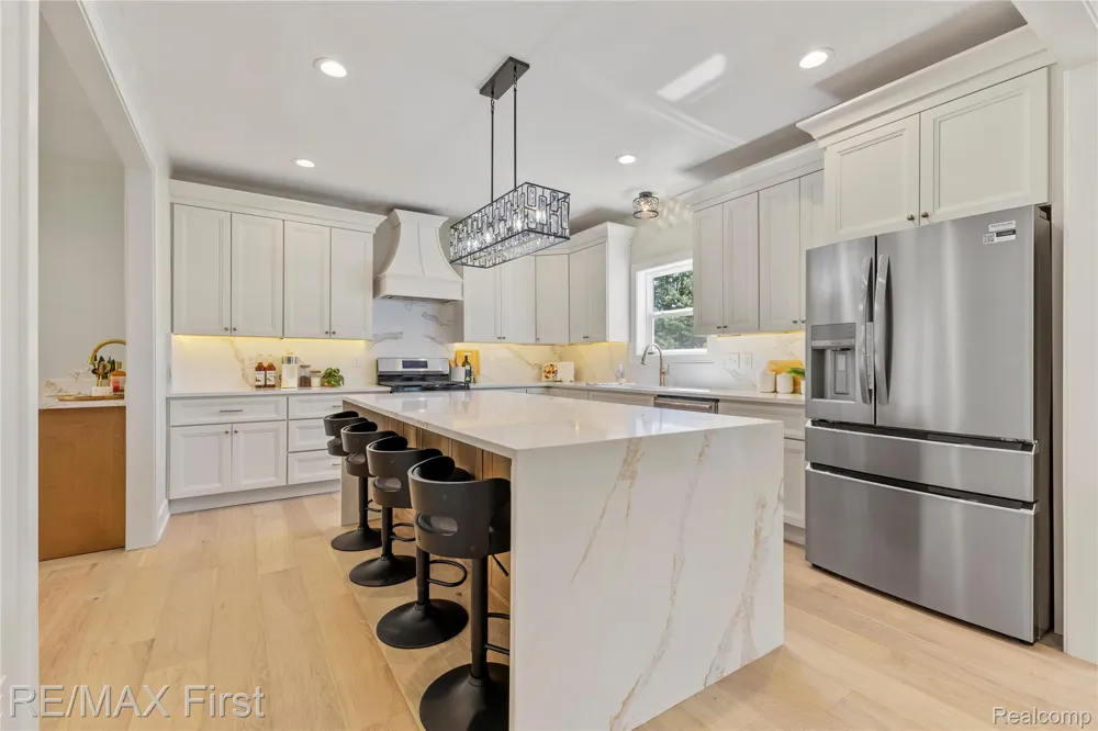 700 Devillen Avenue Royal Oak City, MI 48073