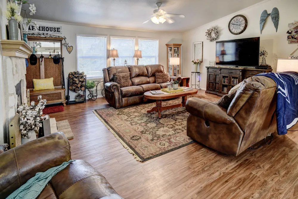 123 Split Oak Road Smithville, TX 78957