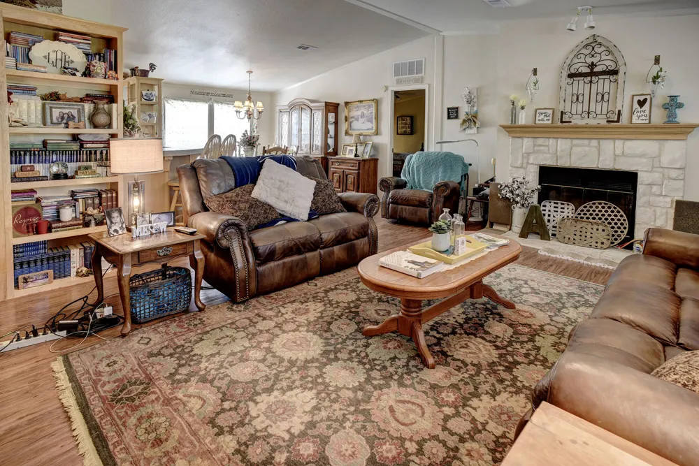 123 Split Oak Road Smithville, TX 78957