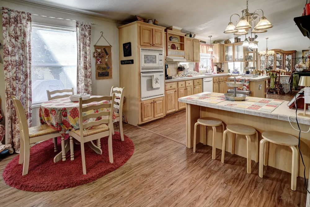 123 Split Oak Road Smithville, TX 78957