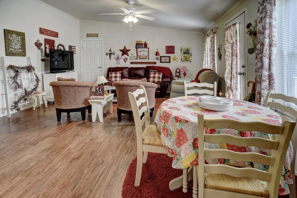 123 Split Oak Road Smithville, TX 78957
