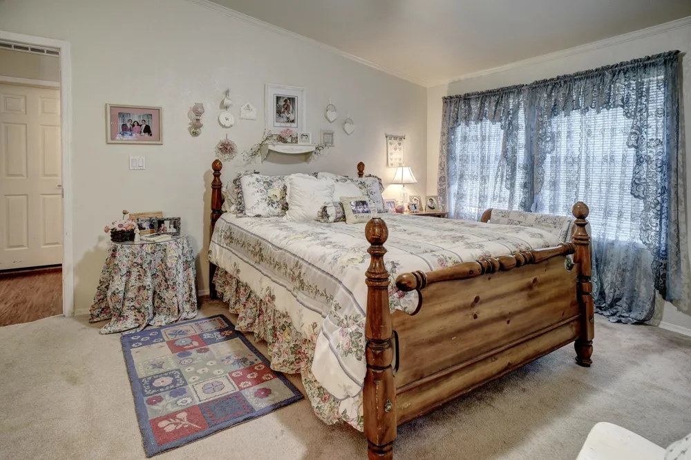 123 Split Oak Road Smithville, TX 78957