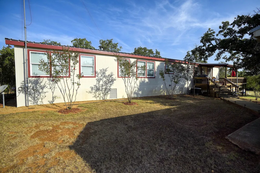 123 Split Oak Road Smithville, TX 78957