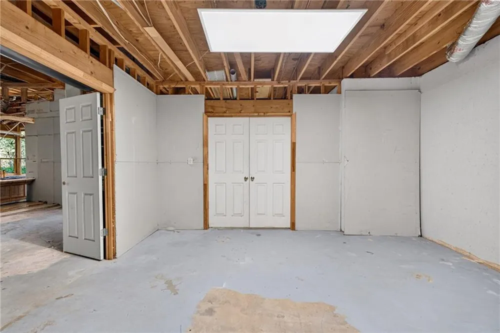 12190 Brookfield Club Drive Roswell, GA 30075