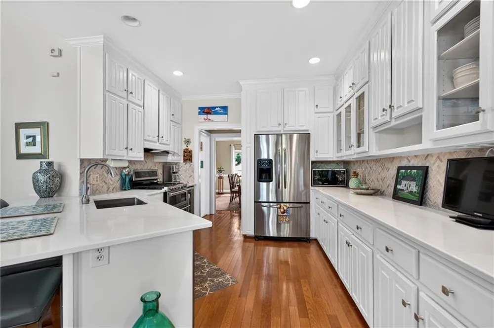 12190 Brookfield Club Drive Roswell, GA 30075