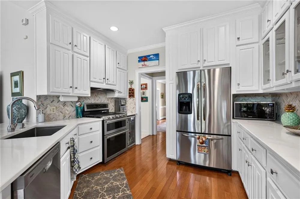 12190 Brookfield Club Drive Roswell, GA 30075