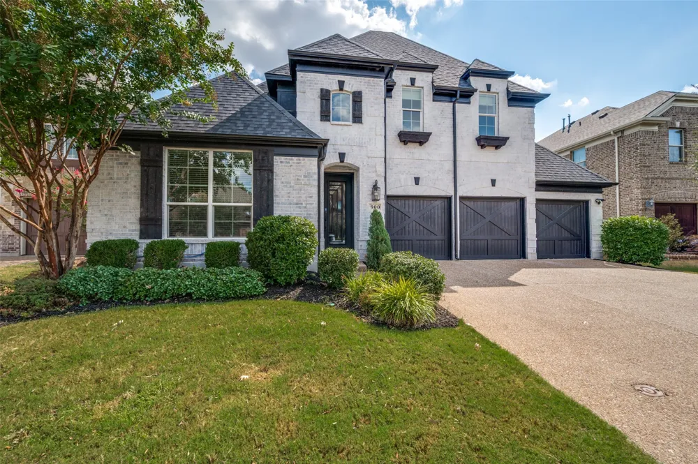 900 Southern Hills Way Aubrey, TX 76227