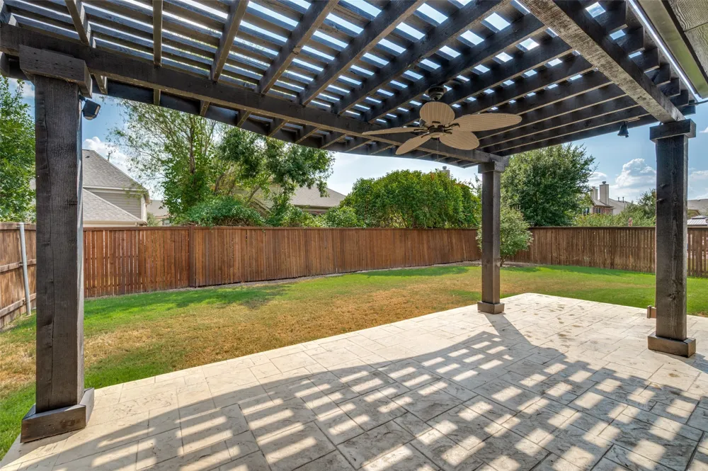 900 Southern Hills Way Aubrey, TX 76227