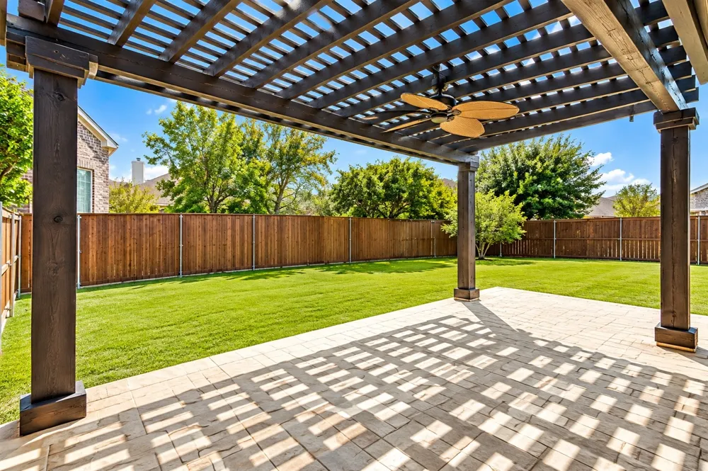 900 Southern Hills Way Aubrey, TX 76227