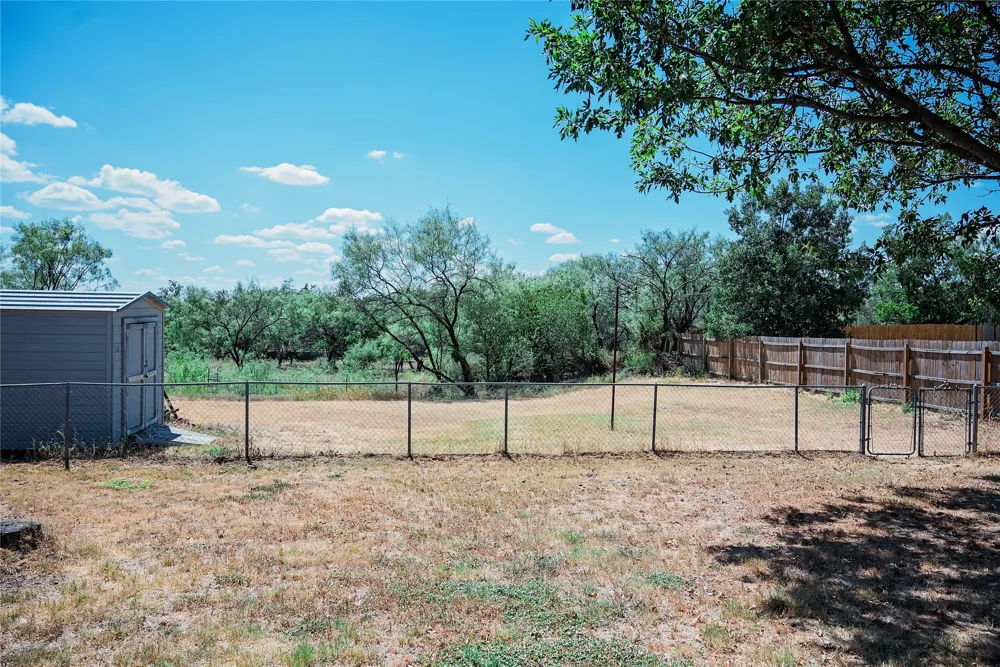 1102 Conner Eastland, TX 76448