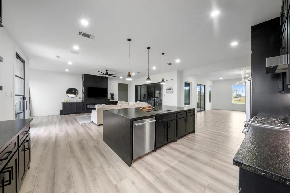 5119 Sophie Slanksy Way Sealy, TX 77474