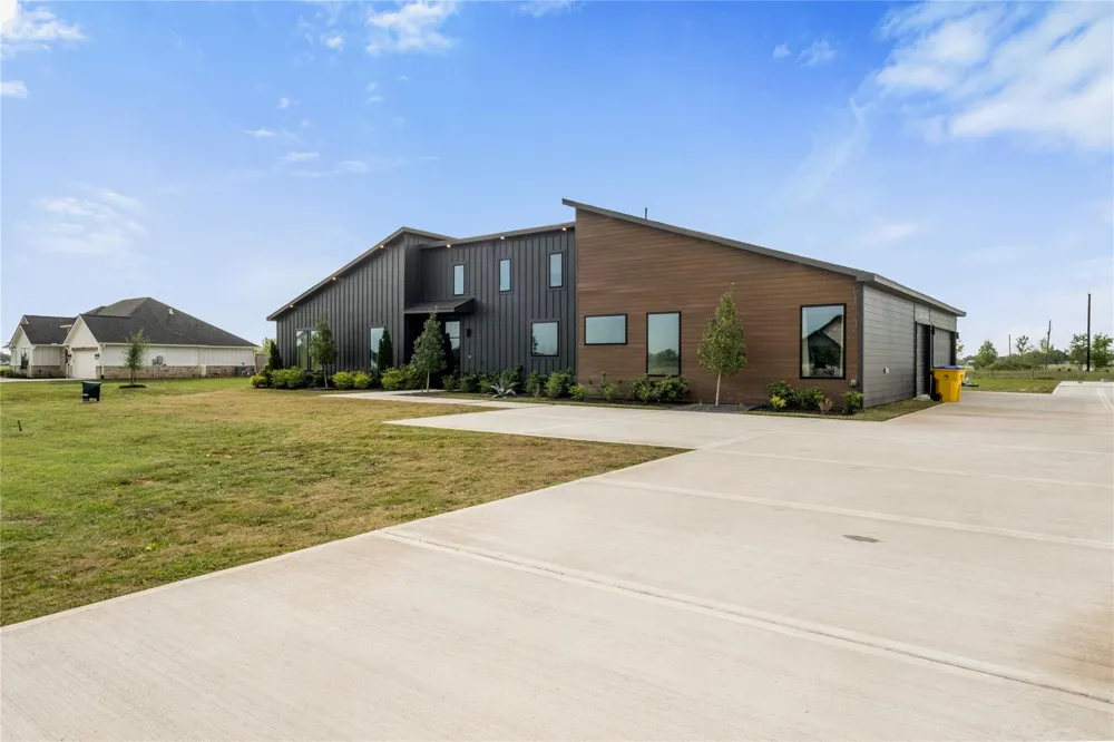 5119 Sophie Slanksy Way Sealy, TX 77474