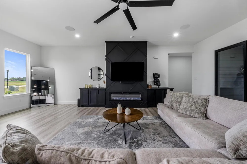 5119 Sophie Slanksy Way Sealy, TX 77474