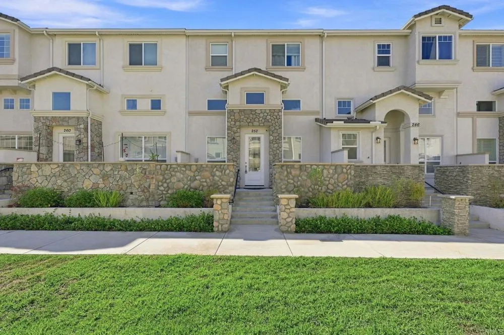 252 Vermont Court El Cajon, CA 92020